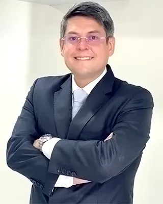 Img-Dr_Raul_Pinilla-Nosotros-LCP